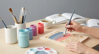 Realistic Decorative Shading: Master Depth in Your Folk Art Projects